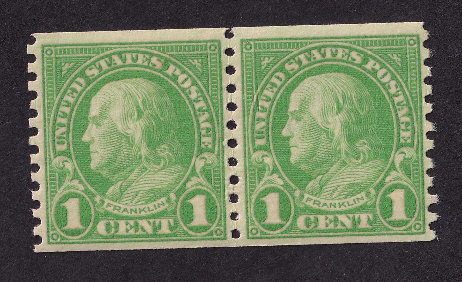 Scott #597 Benjamin Franklin Coil Pair - MNH