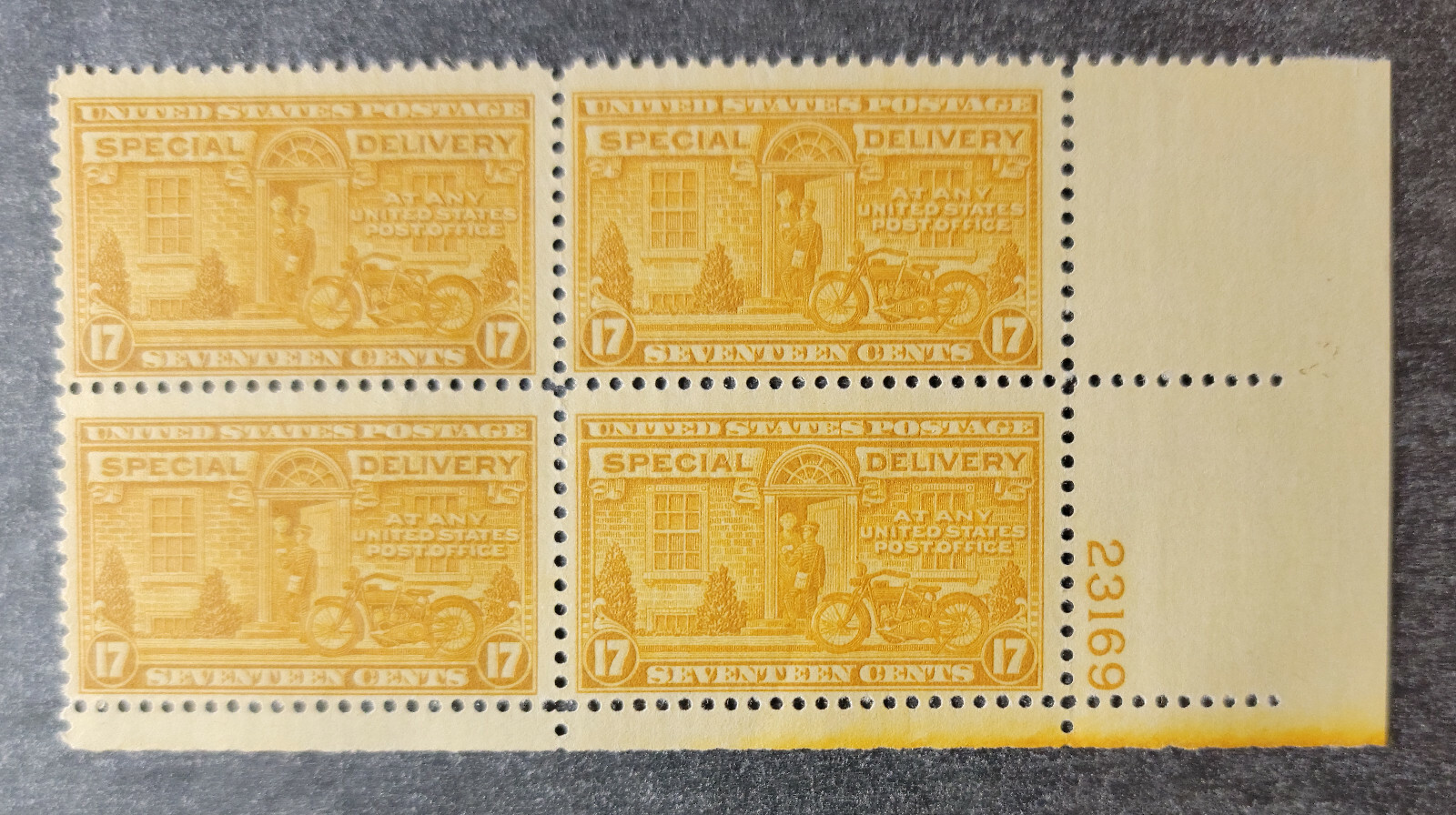 Scott #E18 17c Motorcycle Special Delivery P#23169 LR - MNH #2