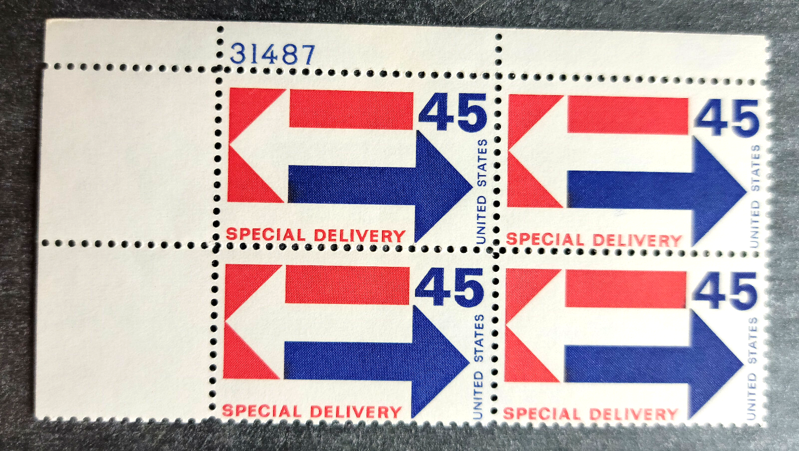Scott #E22 45c Arrows Special Delivery P#31487 UL - MNH #1